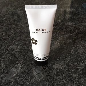 Marc Jacobs Luminous Body Lotion